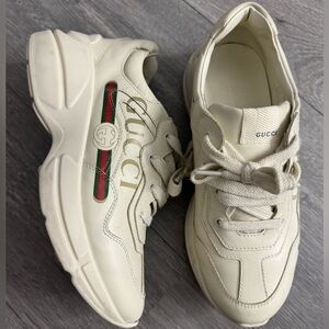 Gucci Rhyton Gucci logo sneakers